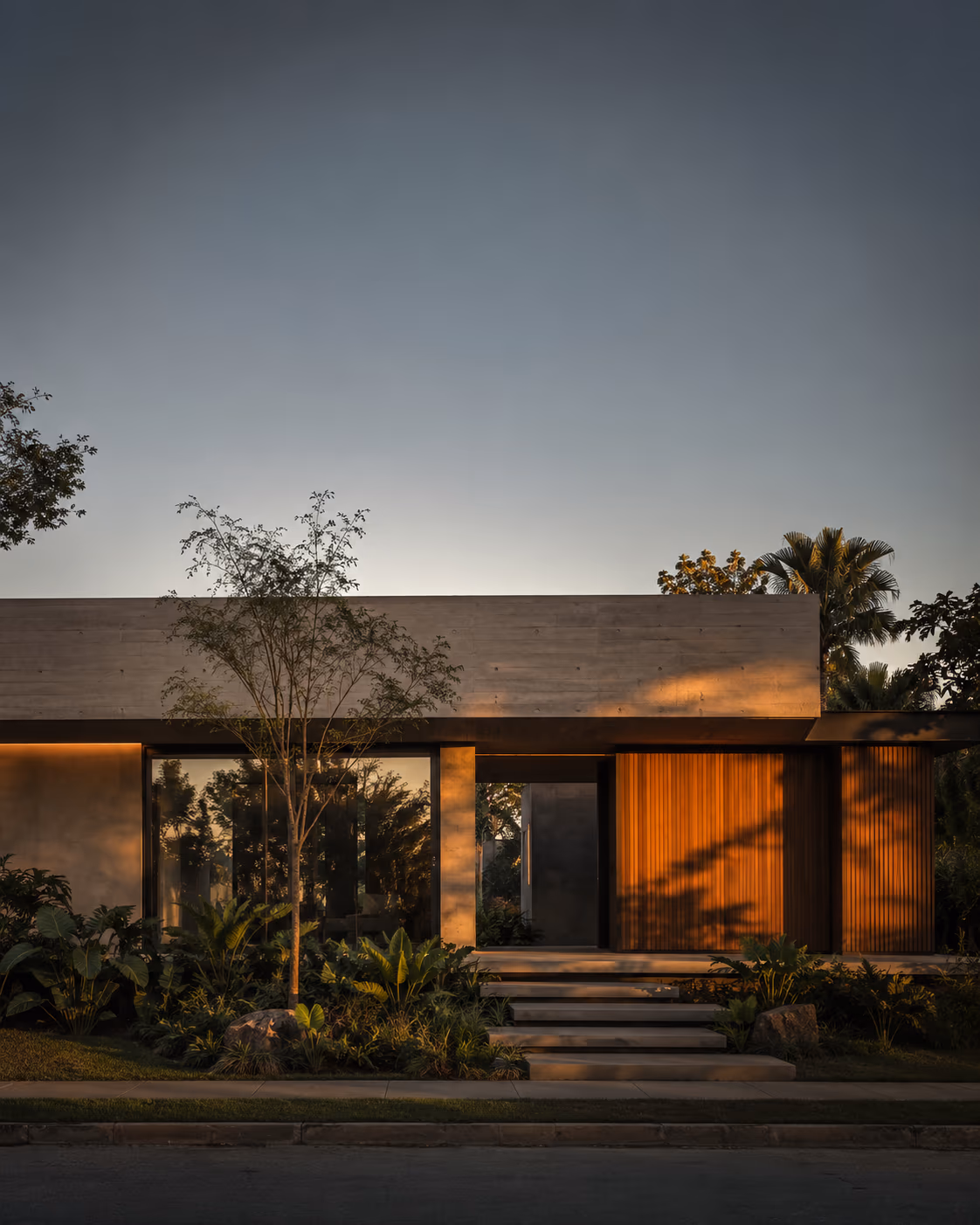Fachada do imóvel em destaque ao entardecer